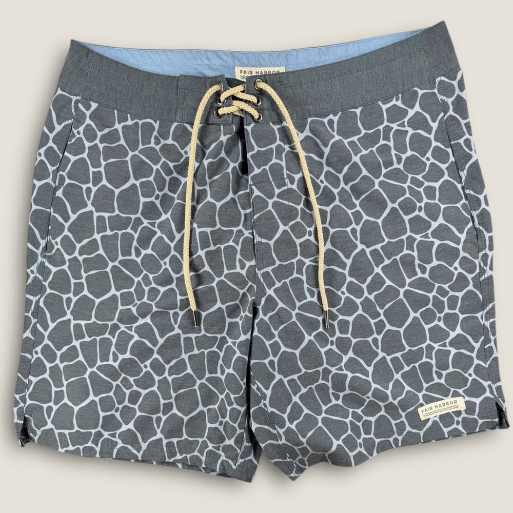 Fair Harbor Board Shorts Men's 33 Gray‎ Blue Mosaic Swim Trunks Stretch Lined